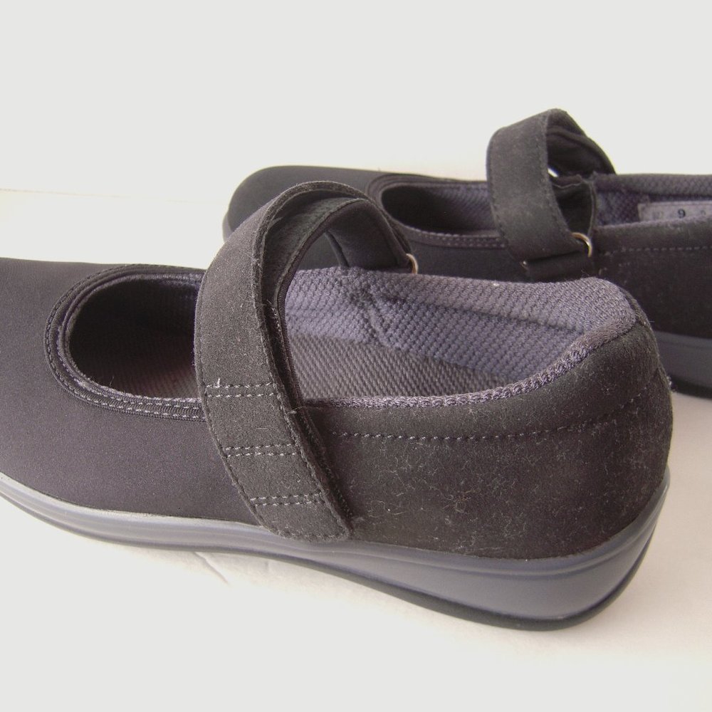 Orthofeet Model #827 Ladies Casual Comfort Shoes Size 9D (wide)